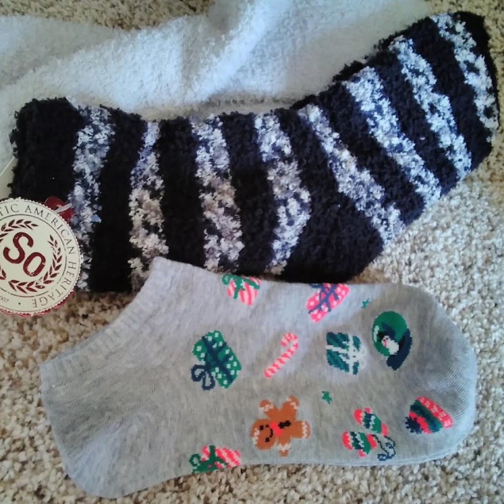 2 pair Fuzzy socks- NWT - 1 Ankle sock